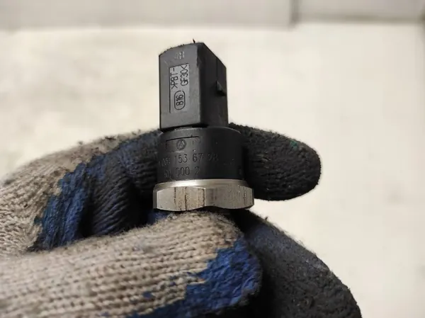 Capteur de pression de carburant SMART FORFOUR 04- 1.5 CDI A0041536728 image 4