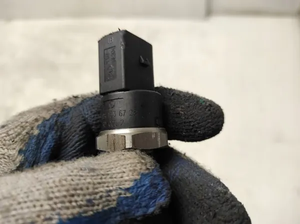 Capteur de pression de carburant SMART FORFOUR 04- 1.5 CDI A0041536728 image 5