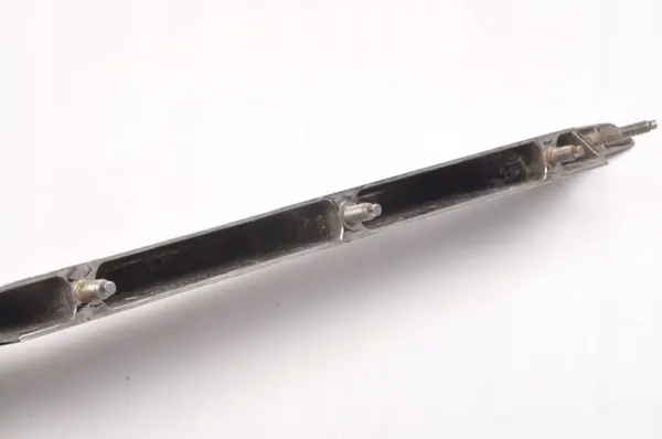 Aston Martin Vantage Lokasuoja OEM 6G33280B62A Oikea image 3