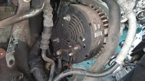 Opel Vectra Alternator 1999 2.0L 0123500008 image 3