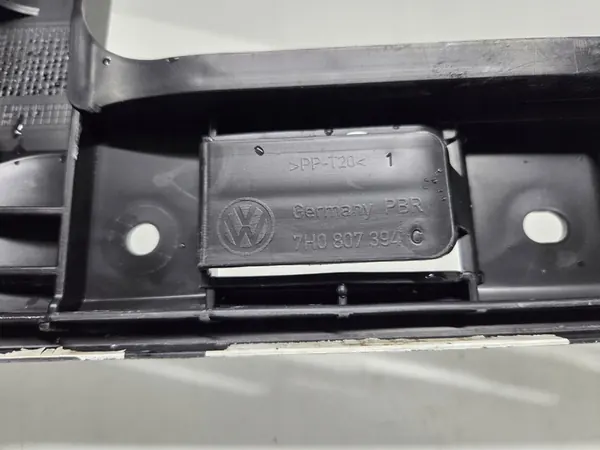 VW T5 Deslizamento de montagem do para-choque traseiro direito 7H0807394C image 3