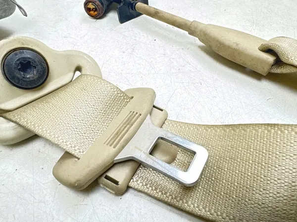 2014 Ford Fusion II Front Seat Belt B9572 image 2