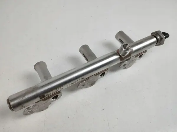OEM 9830132980 Rail de inyección para Peugeot 2008 II image 2