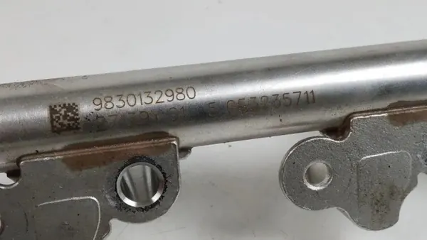 OEM 9830132980 Rail de inyección para Peugeot 2008 II image 4