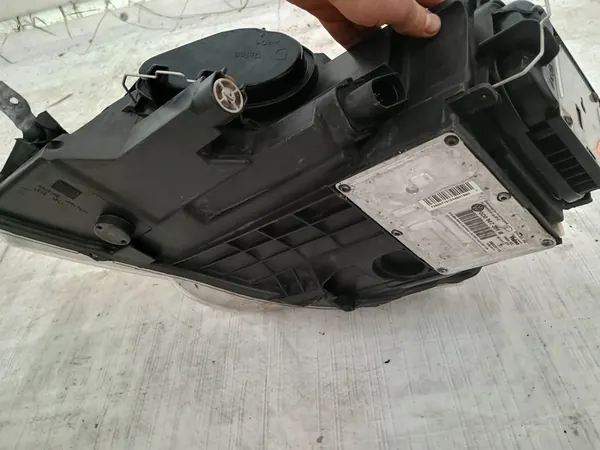 Oikea Xenon Ajovalaisin VW Passat B6 05-10 image 6