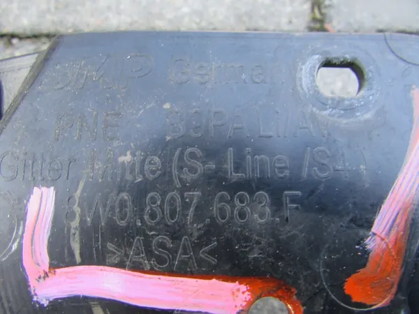 Rejilla Inferior de Parachoques AUDI A4 B9 8W0807863F image 3