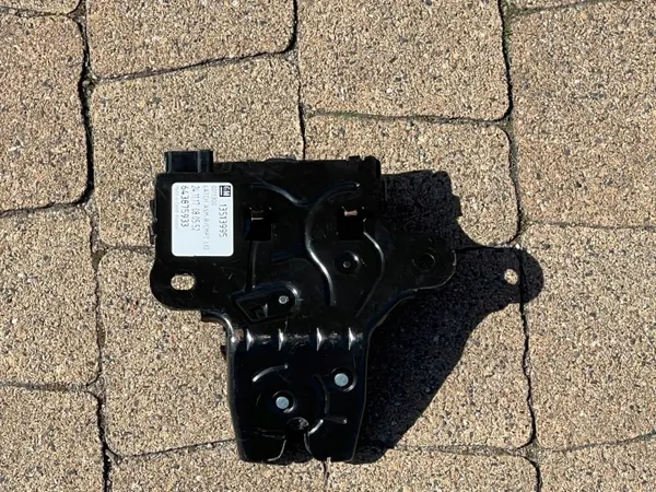 Serrure de coffre OEM 13513995 pour Opel Astra J image 2