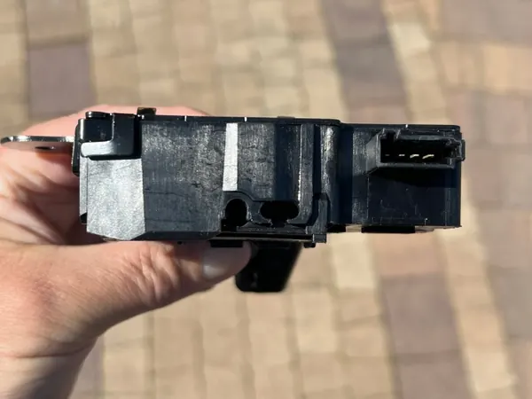 Serrure de coffre OEM 13513995 pour Opel Astra J image 3