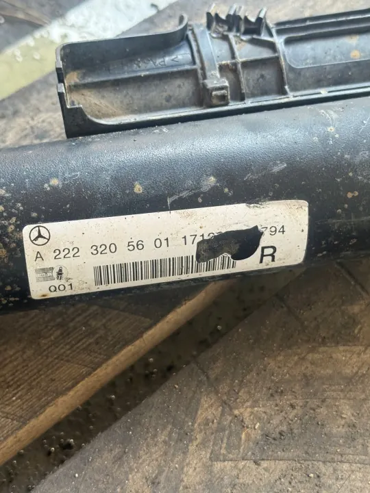 Mercedes S-sarja W222 takaoikea iskunvaimennin OEM A2223205601 image 4