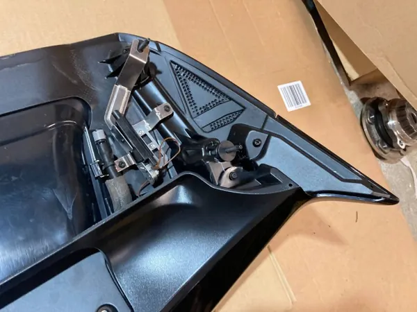 OEM J82-44210-AORYGIN. Range Rover Velar Spoileri image 10