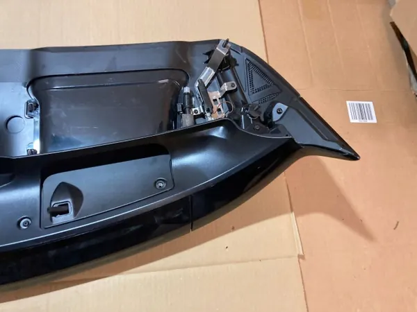 OEM J82-44210-AORYGIN. Range Rover Velar Spoileri image 6