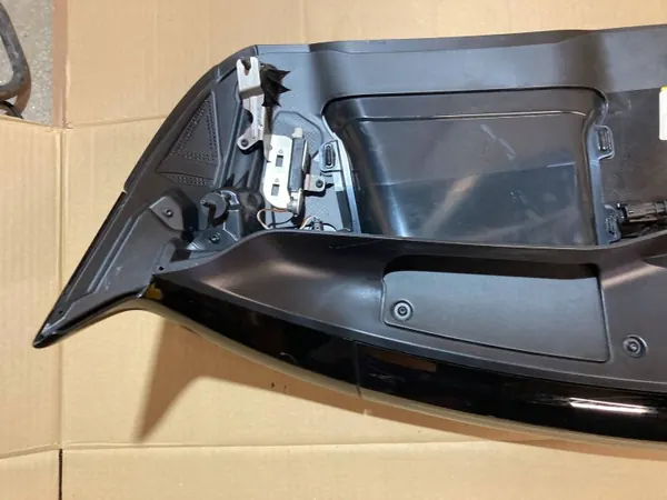 OEM J82-44210-AORYGIN. Range Rover Velar Spoileri image 8