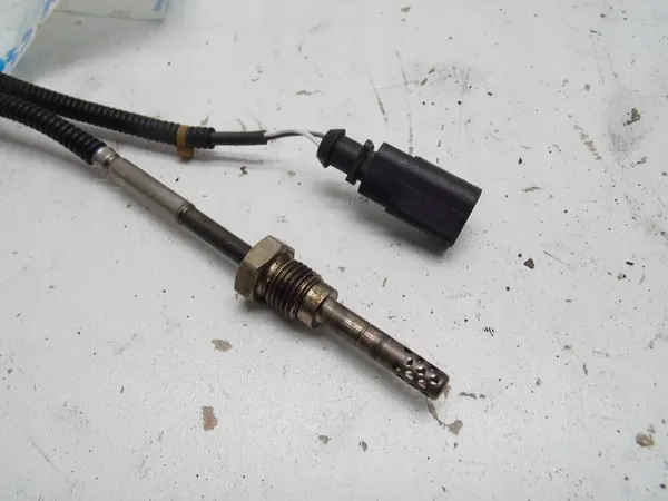 Sensor de Temperatura 059906088AT Audi A4 A5 Q5 3.0TDI image 2