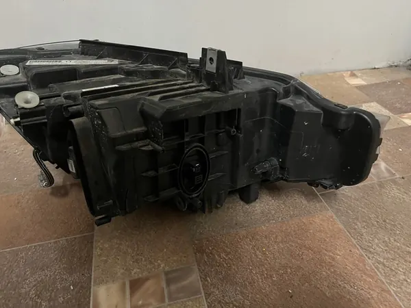 Farol dianteiro esquerdo BMW F30 F31 OEM 63117314531 image 9