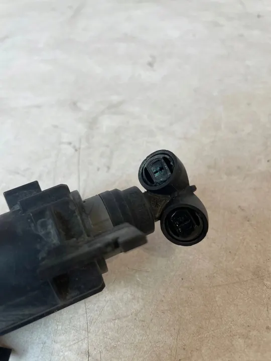 Audi OE 8K0955101B sproeier, voorste koplampensproeier image 4