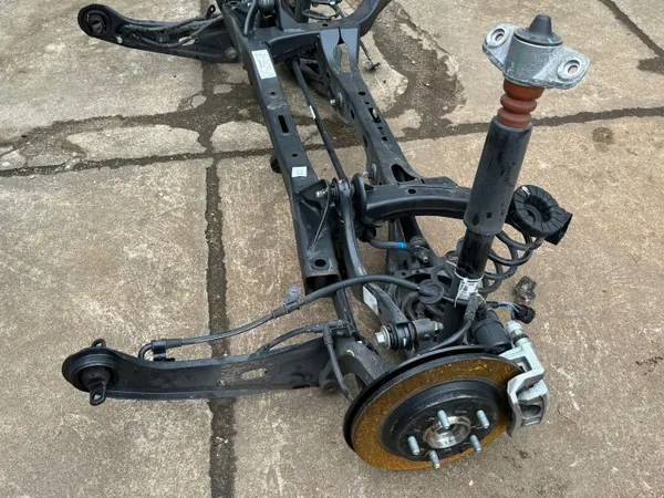 KIA CEED III XCEED 2021- Viga Suspensão Traseira OEM image 3