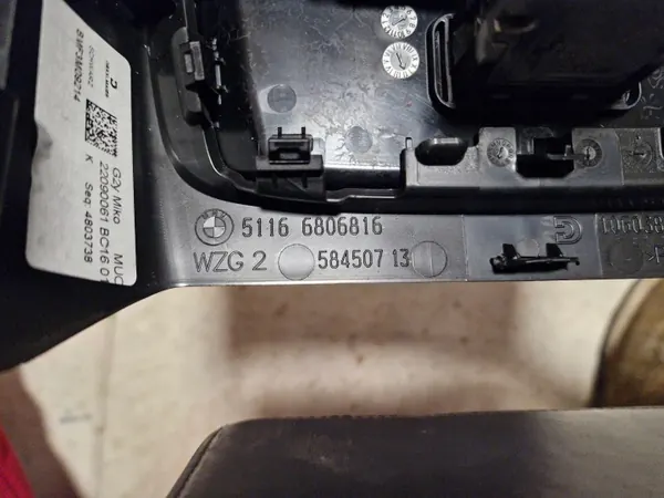 OEM 6806816 Cache Ventilation USB Console BMW i4 G26 image 3