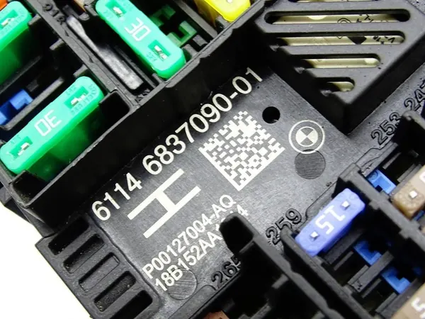 Módulo de caixa de fusíveis BMW 5 G30 G31 6837090 image 6