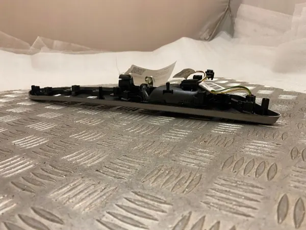 Mercedes-Benz GLE W166 bakdörrs panel OEM A1667600561 image 10
