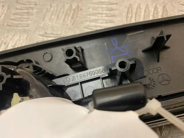 Mercedes-Benz GLE W166 bakdörrs panel OEM A1667600561 image 3