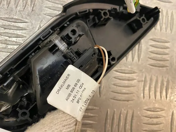 Mercedes-Benz GLE W166 bakdörrs panel OEM A1667600561 image 6