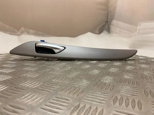 Mercedes-Benz GLE W166 bakdörrs panel OEM A1667600561 image 8