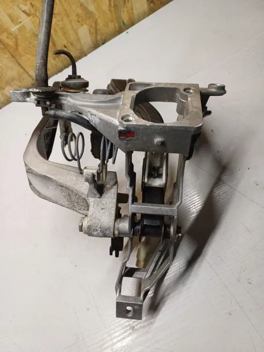 Pédales OEM 8D1721117L pour Volkswagen Passat B5.5 2003 image 5