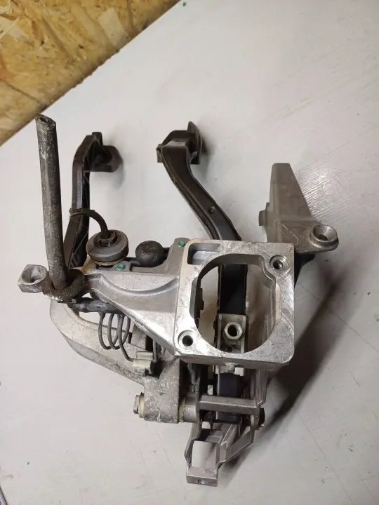 Pédales OEM 8D1721117L pour Volkswagen Passat B5.5 2003 image 6