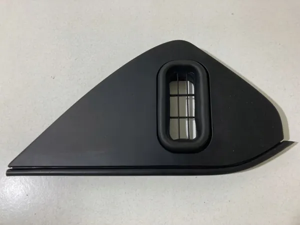 Couvercle Console Droit Maserati Ghibli III OEM 06700184350 image 2