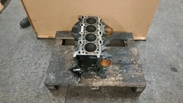 OEM 17282R Moottorilohko Renault 2.0 Blue dCi image 4