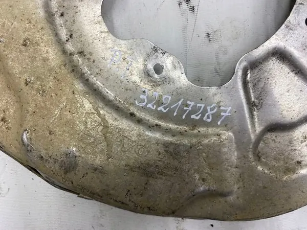 Volvo XC60 II Bromsskivsskydd OEM 32217287 image 5