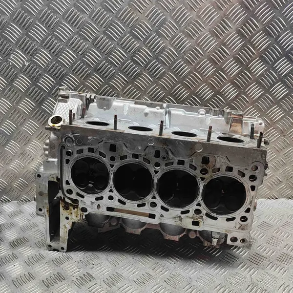 BMW 3 F30 F35 F31 Engine Head 2017 OEM 8602581 image 6