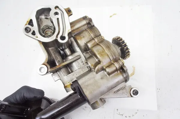 Oljepump Audi Q3 I 8U 2.0TFSI 06J115105AG image 5