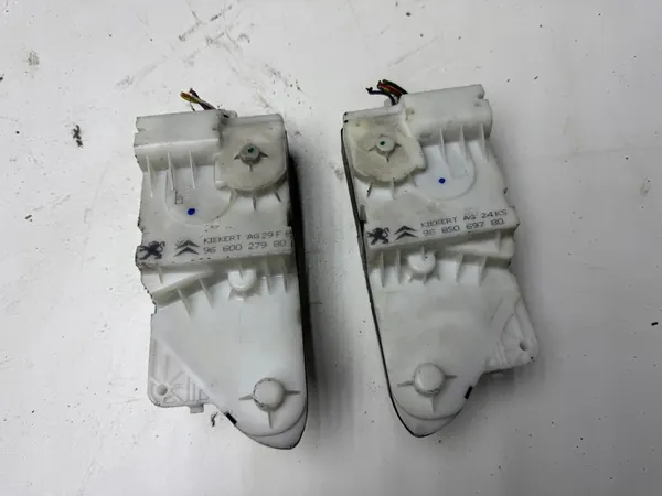 Mecanismo de fecho da porta direita PEUGEOT 1007 image 1