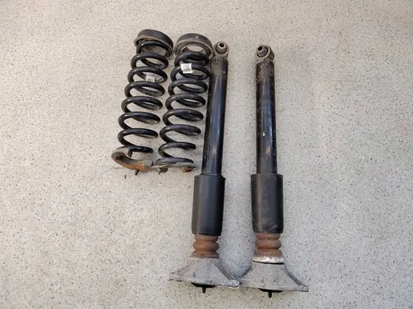 Stötdämpare Bak Höger/Vänster OEM 686745149 BMW 3 GT image 3