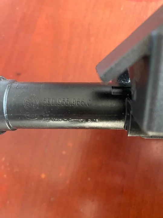 SKODA OCTAVIA III Washer Right Mount 5E080759 image 4