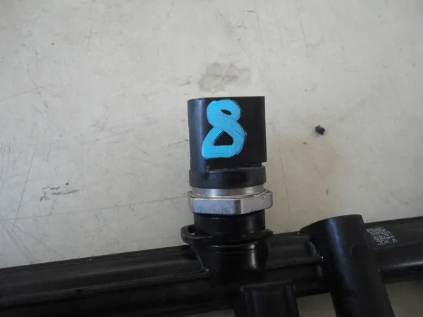 Iniettore carburante Audi A1 VW Polo Ibiza 1.8 TFSI OEM image 4