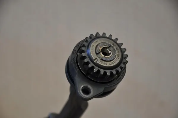 Arbre d'équilibrage Audi A5 OEM 06K103337A Occasion image 3