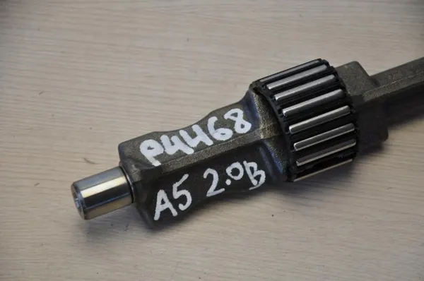 Arbre d'équilibrage Audi A5 OEM 06K103337A Occasion image 5