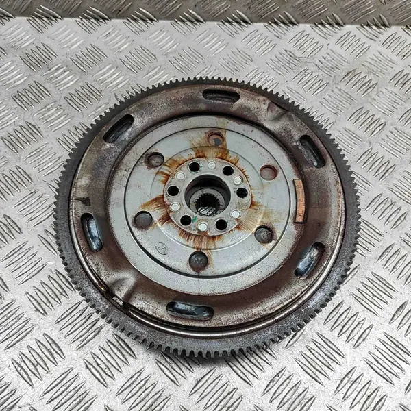 Kytkin Audi A6 Avant 2.0L 125kw 2011 OEM 03G105317C image 4