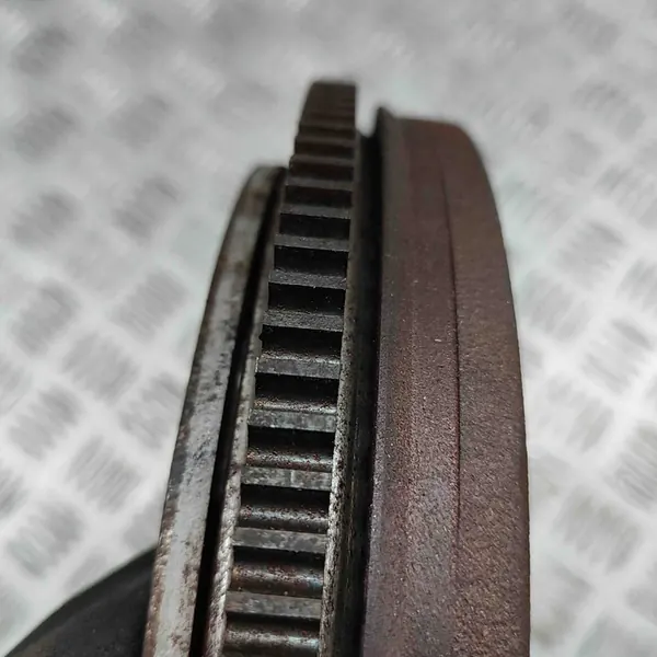 Kytkin Audi A6 Avant 2.0L 125kw 2011 OEM 03G105317C image 5