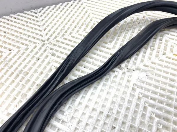 Joint de coffre OEM LORK-354-126020 pour Jaguar F-Pace image 3