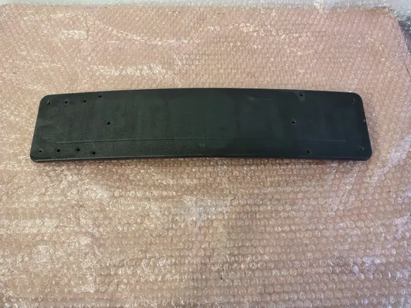 Soporte de matrícula Mercedes Clase C 206 OEM A2068853001 image 2