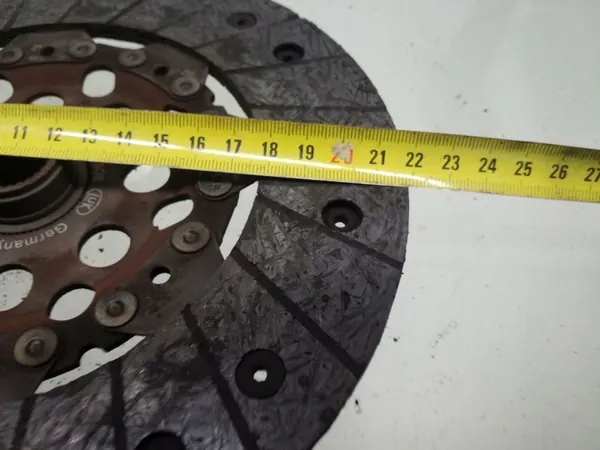 1997 Volkswagen Transporter - Caravelle Conjunto de embreagem 074141031R image 5