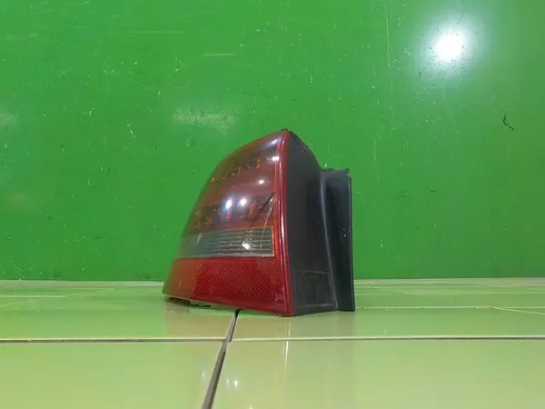 AUDI A5 8T 2.0 TFSI Lámpara Trasera Izquierda 8T0945095D image 4