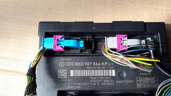 AUDI SQ5 8R Komfortmodul 8K0907064KP image 2