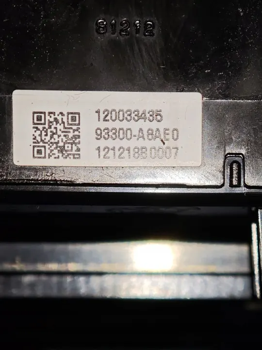 Rempaneel OEM 93300-A8AE0 met stoelverwarmingknoppen image 3