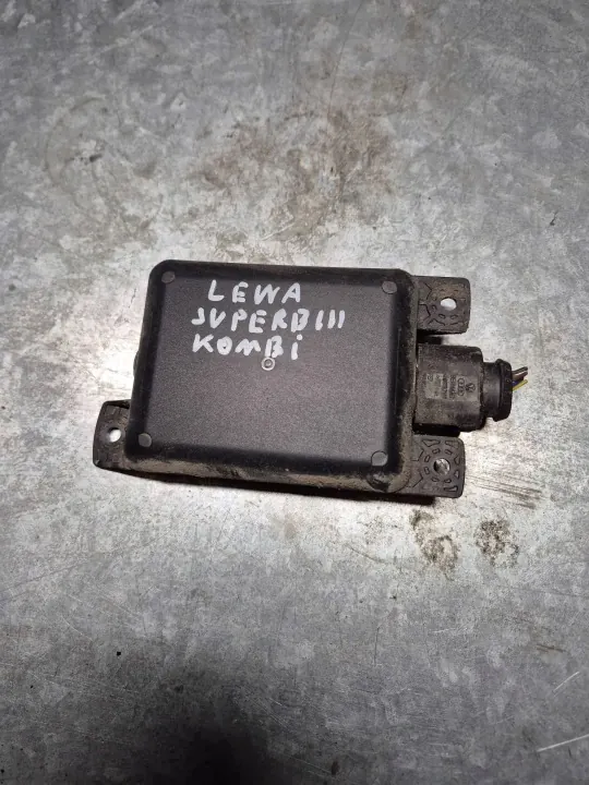 BSM/BLIS-module links OEM 5Q0907685B Skoda Superb B8 image 2