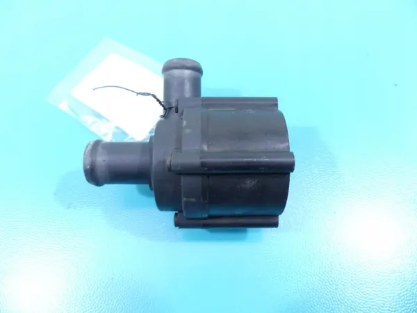 Vattenpump OEM 059121004F för Audi A4 B8 2.9 TDI image 3