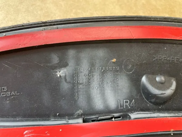 OEM 8K9853817A Garniture Aile Arrière Gauche Audi A4 B8 image 8